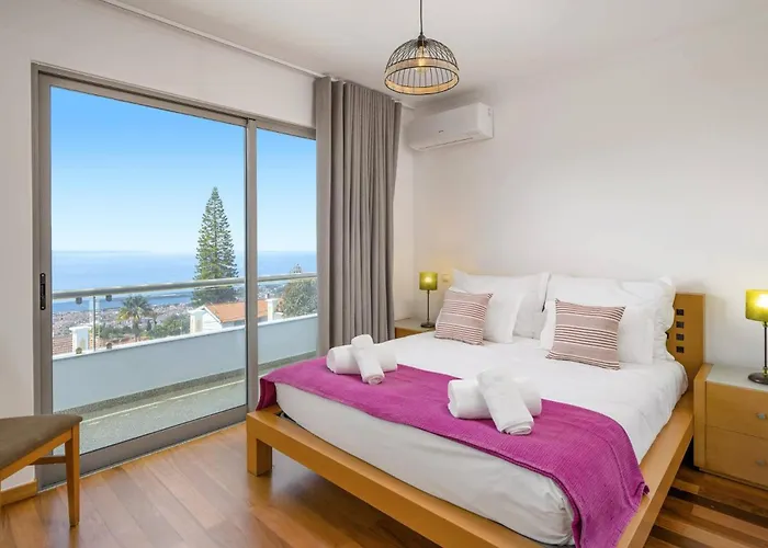 Atlantic Sunset By 丰沙尔